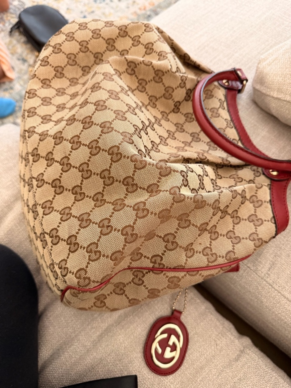 Gucci-style Beige Monogram Tote with Red Leather Trim - Picture 2 of 4